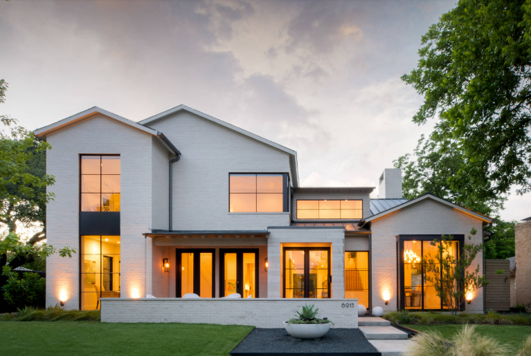 Wrought Iron Doors vs. Wood Doors – Which Is Right for You?